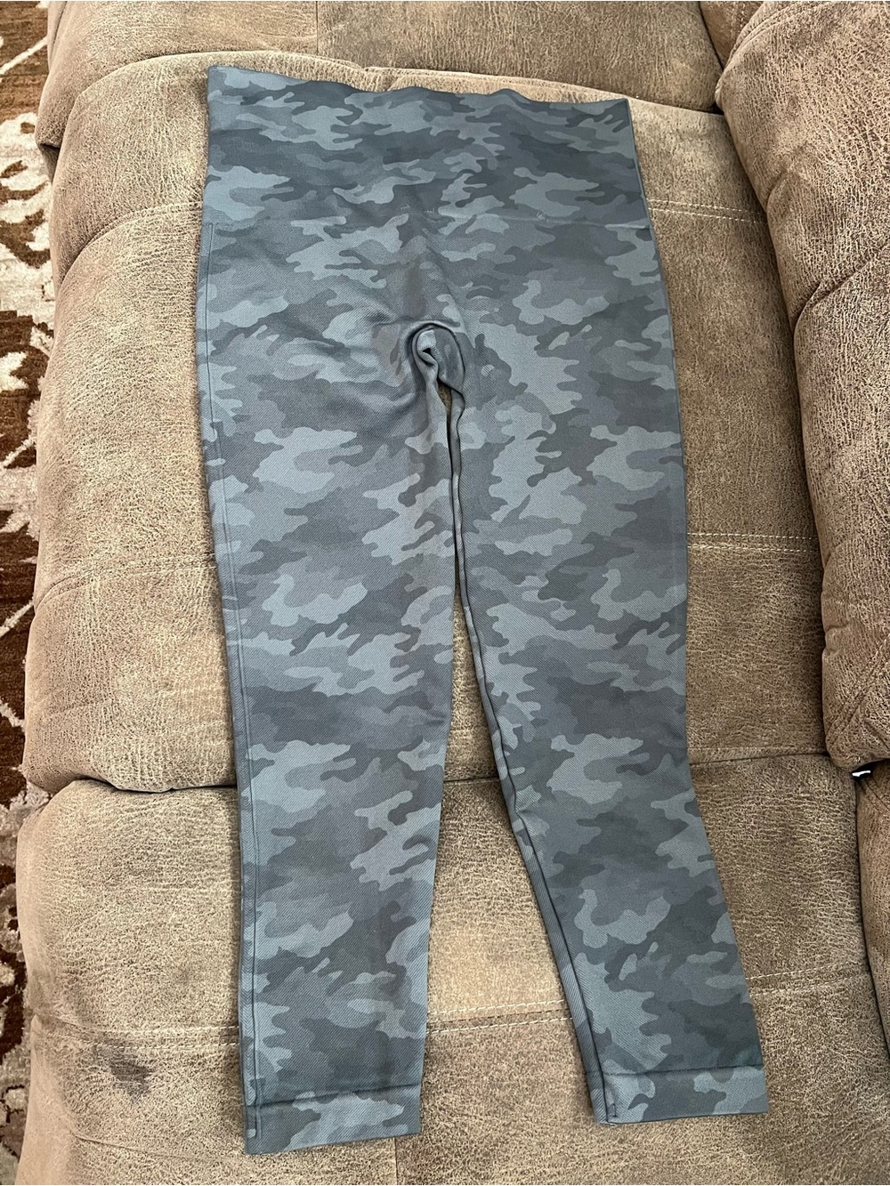 Spanx Seamless Control Top Camo Leggings - Picture 6 of 6